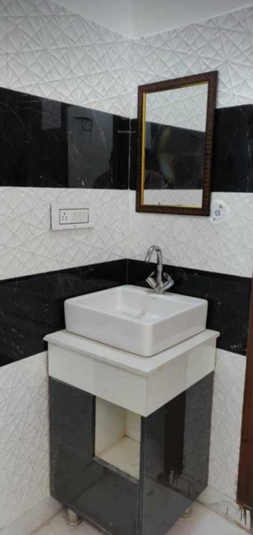  affordable livings Bathroom