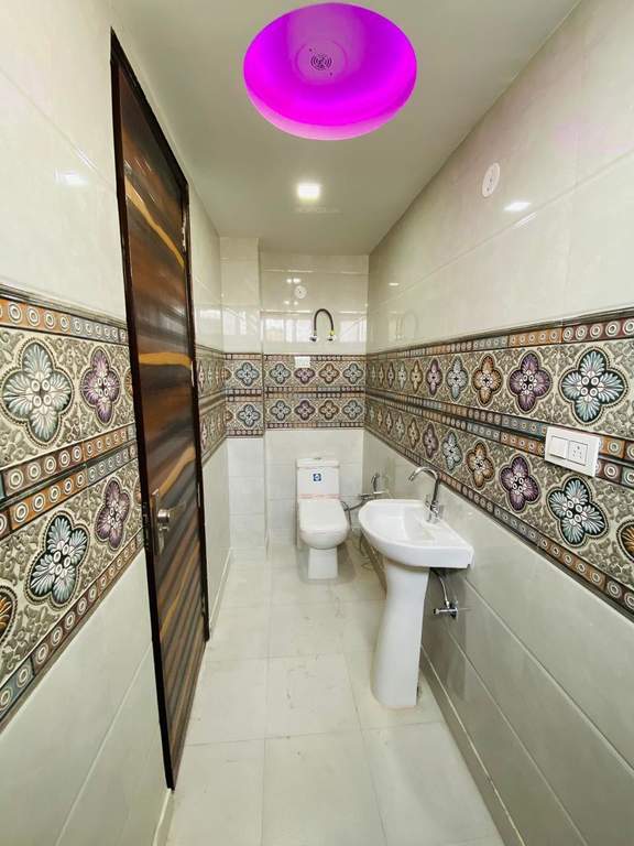 luxury and affordable homes Bathroom