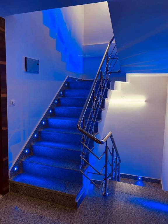  luxury and affordable homes Lobby