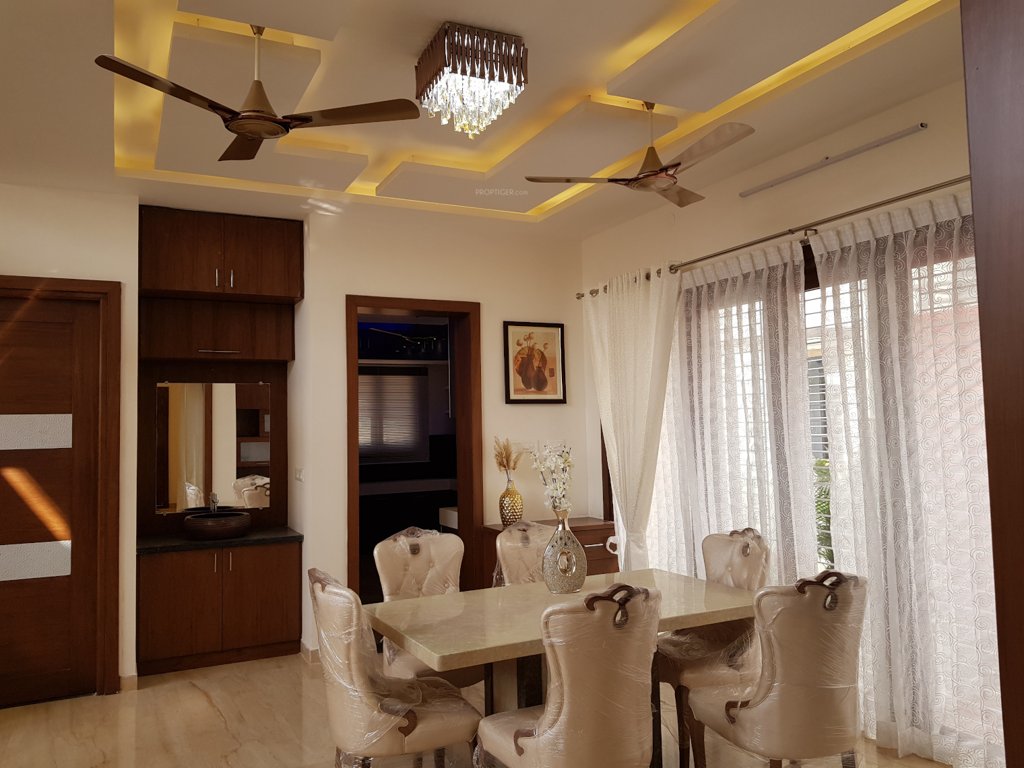  gujan avenue Dining Area