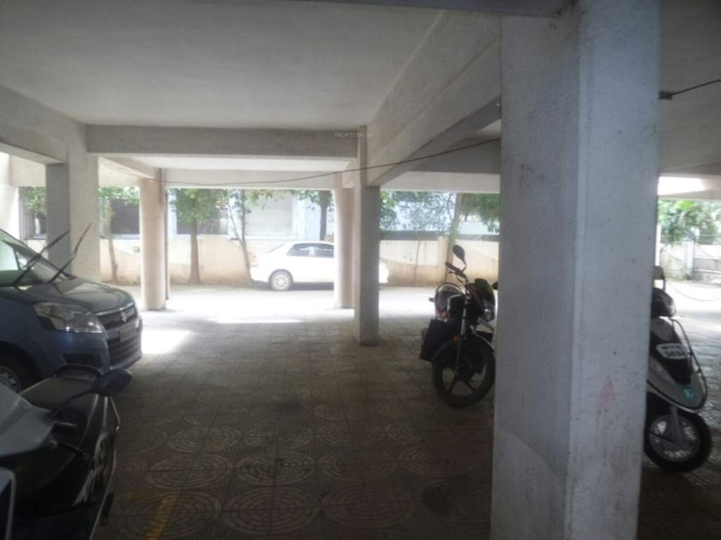  grandeur  Car Parking