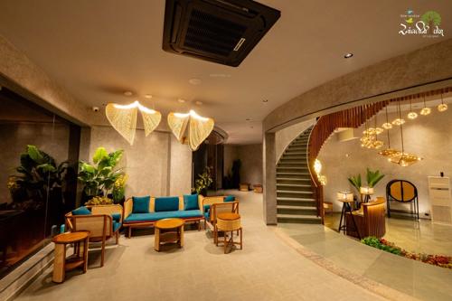  aambli-ni-pol Living Area