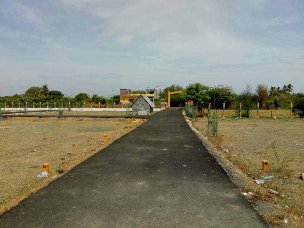  surry avenue Plot