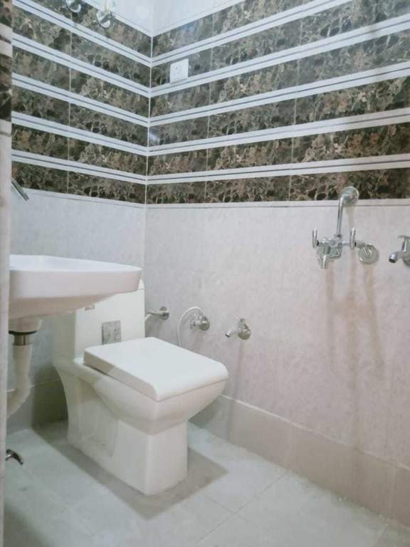  affordable homes Bathroom