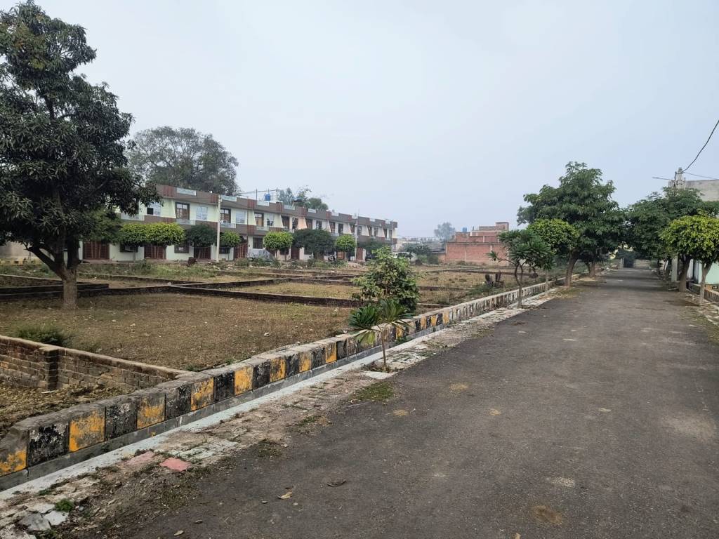  taj enclave Plot