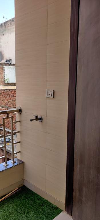  affordables and luxury homes Balcony