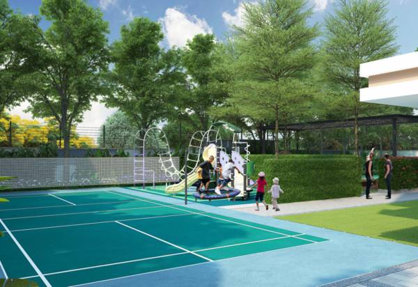  lakefront Children's play area