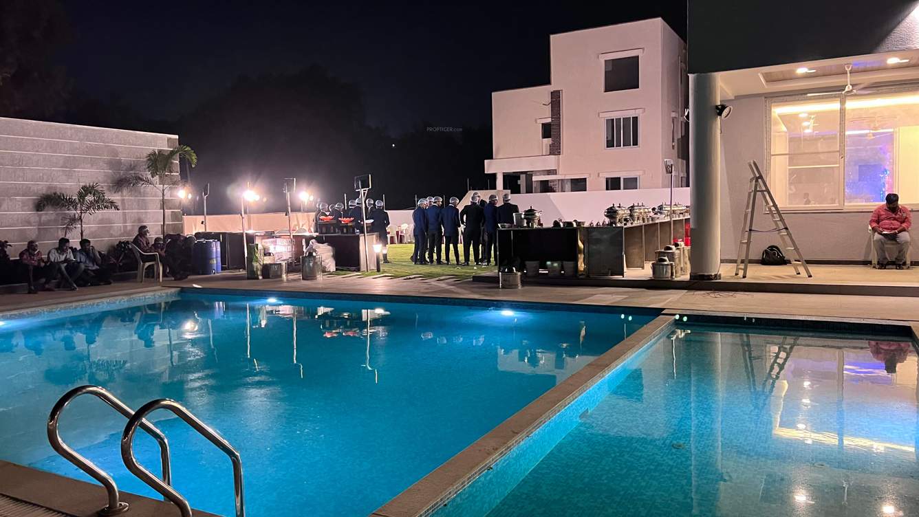  airport residency Swimming Pool