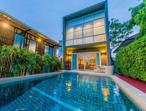  airport-residency Swimming Pool