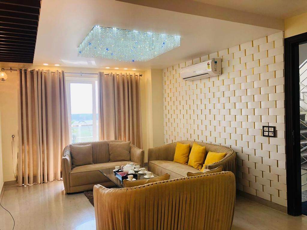  ggr ansal esensia floors Living Area