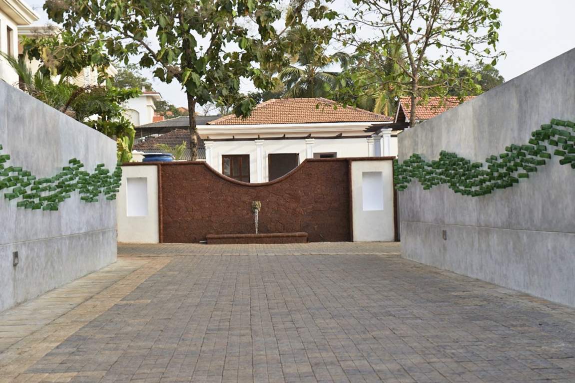 Classic Pinto Rosario Square