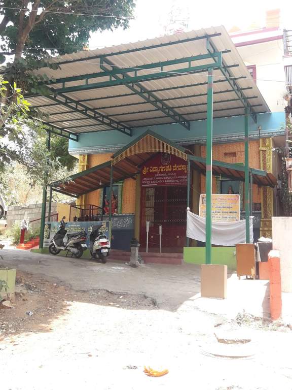 Lavanya Laavanya AN Comforts