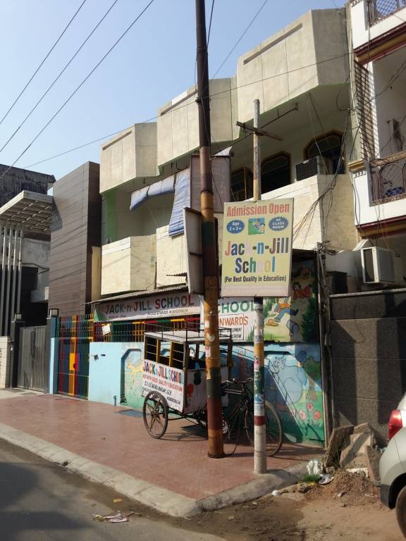 Aura Aura Apartment 6