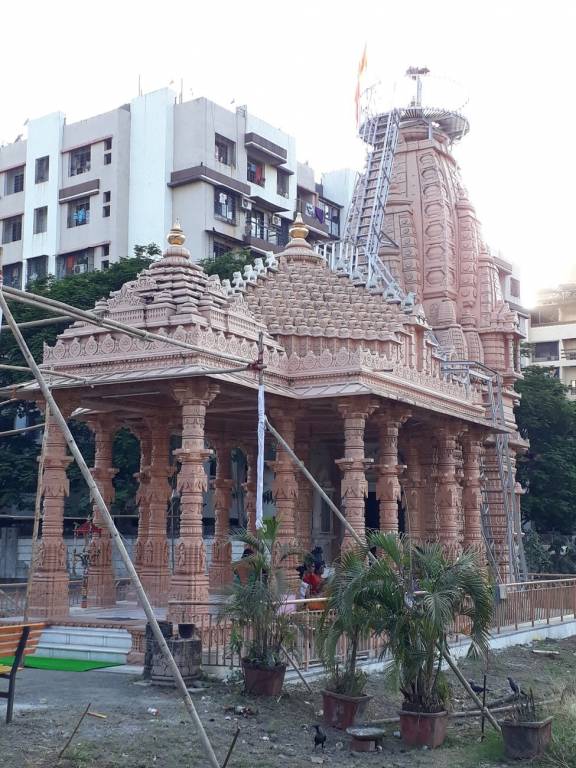 Royce Royce Meet Residency