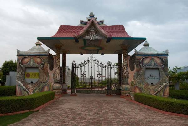 mainOther of Shri Shri Radha Brij Vasundhara