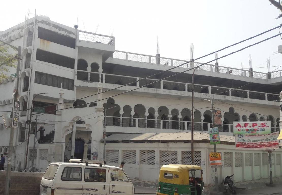 SR Constructions Noida Jamia Height