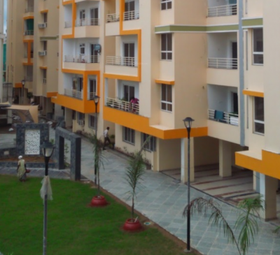  avenue Paved Compound