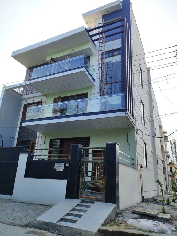 Basera Basera Builder Floor 4