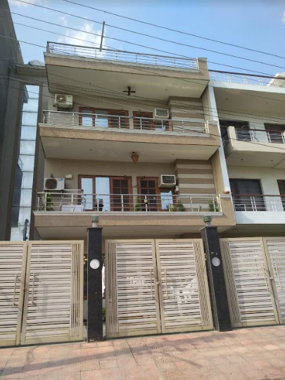 mainOther of Rise Real Estate Rise Floors 4