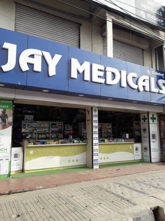 Elegant Elegant Daffodils