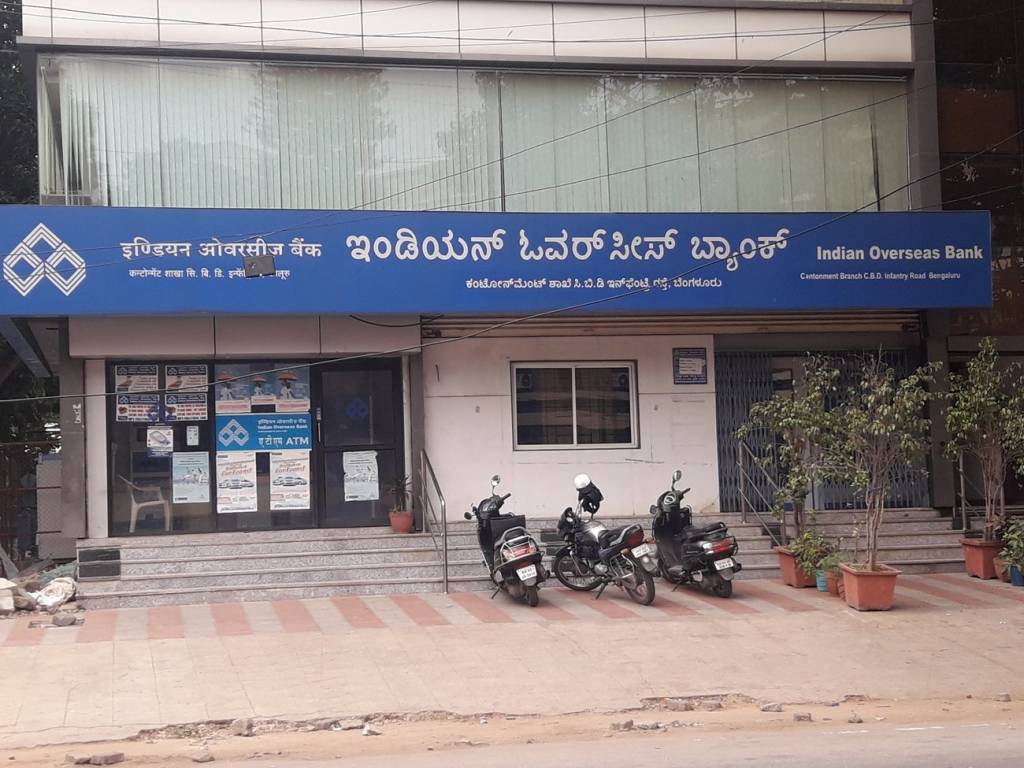 Elegant Elegant Crest