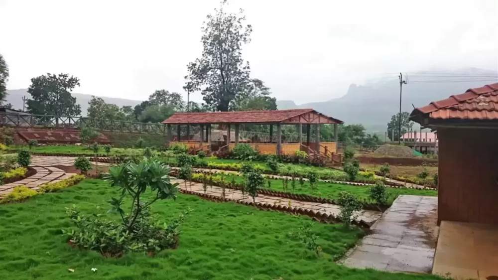  elegant enigma Landscaped Gardens