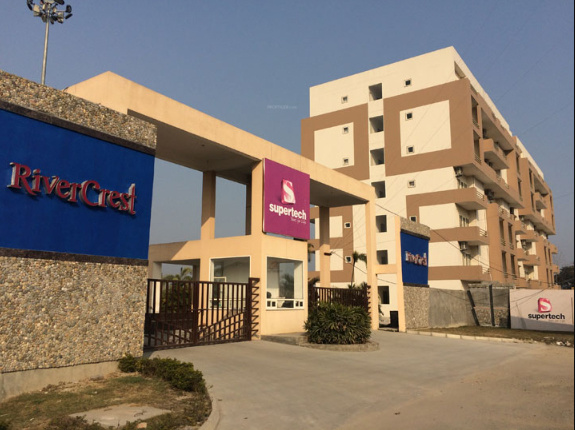  river crest Elevation