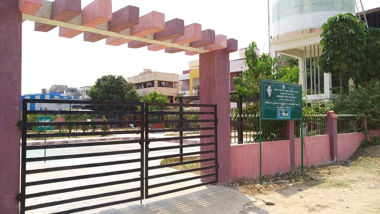 Cubes Housing Milky Cubes