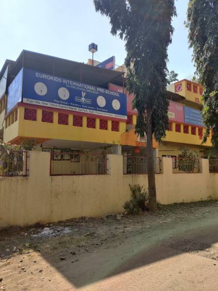 mainOther of Believe Group Esquire Press Believe Crystal Corner