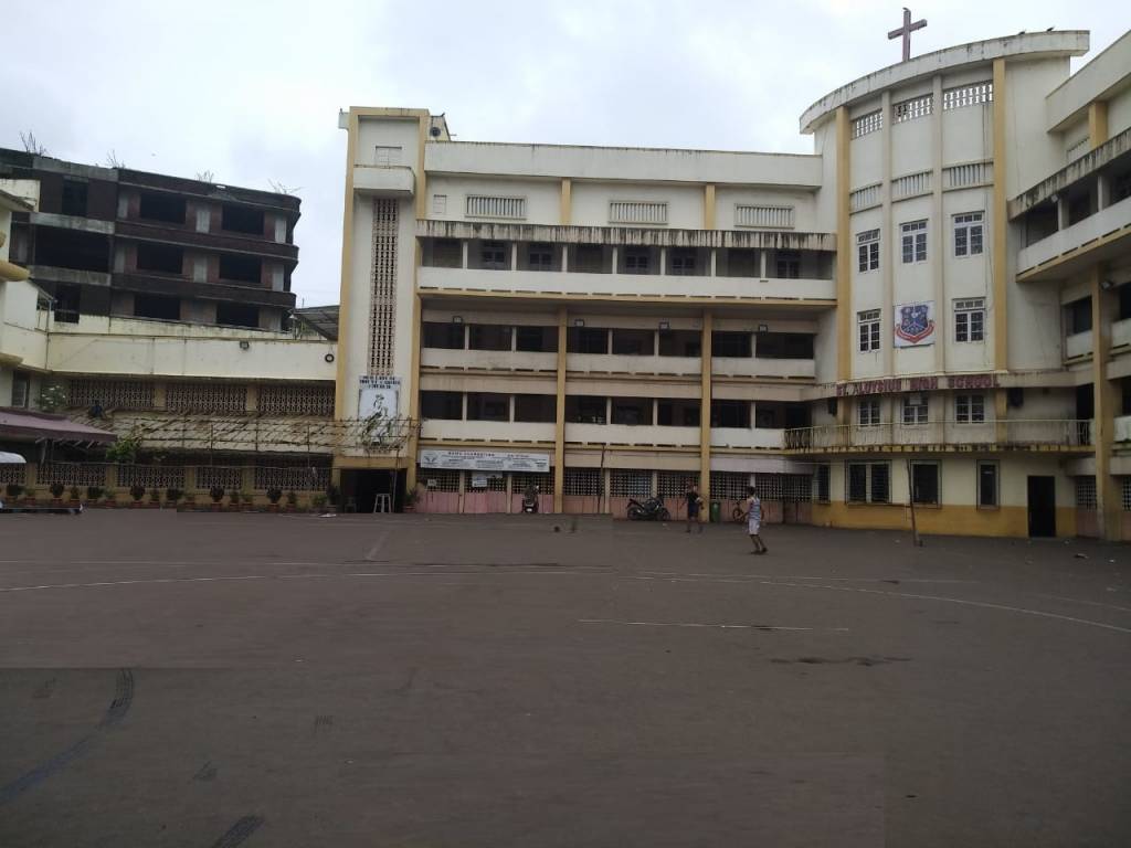 Crescent Crescent Aura