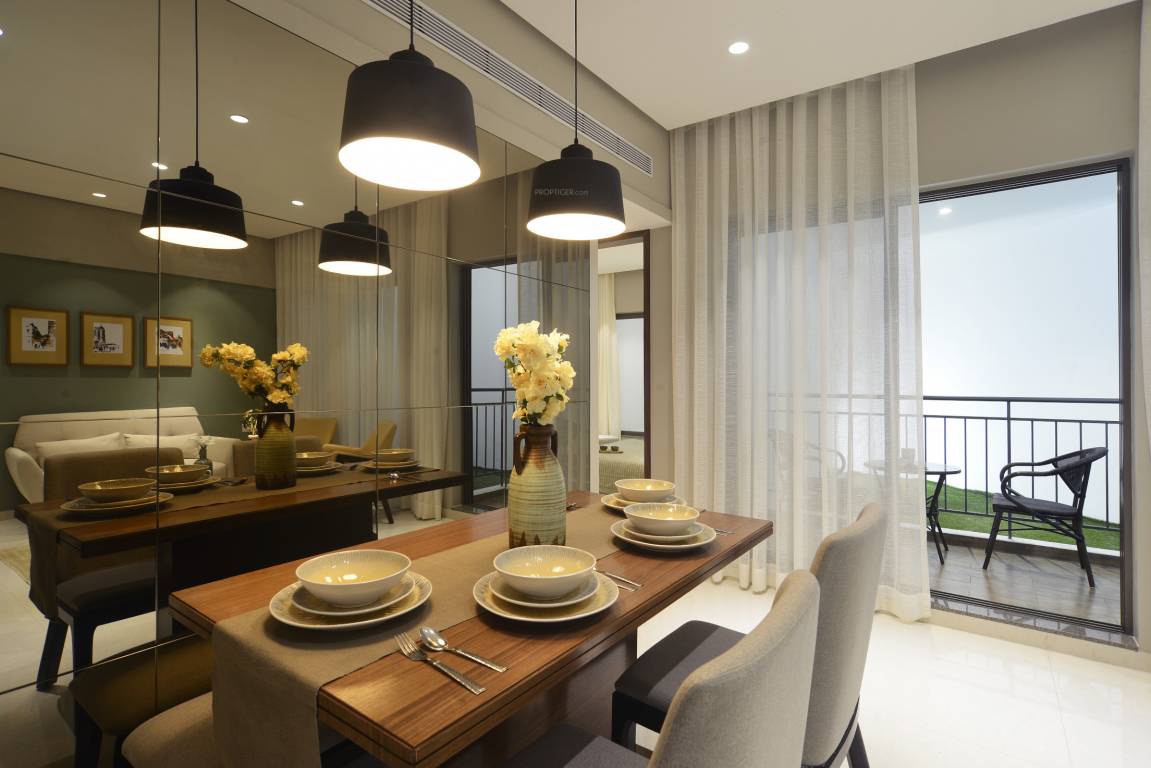  manhattan at pride world city Dining Area