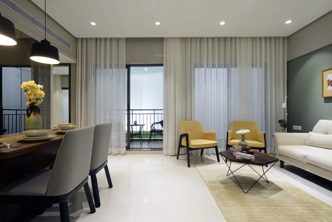  manhattan at pride world city Living Area