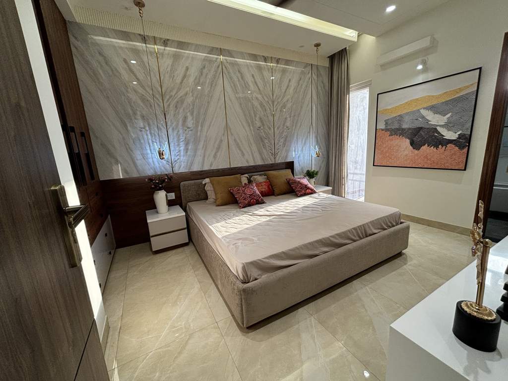  royal gravitaz Bedroom