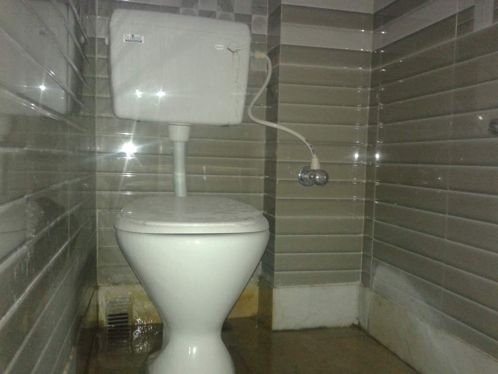  radha kunja Bathroom