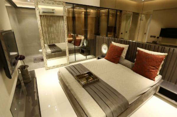  estate-wing-e Bedroom