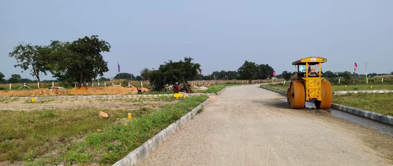  balaj gardens Plot
