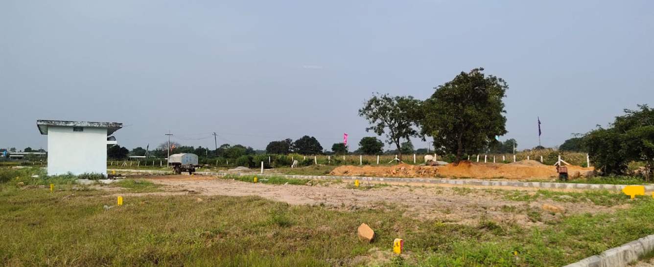 balaj gardens Plot