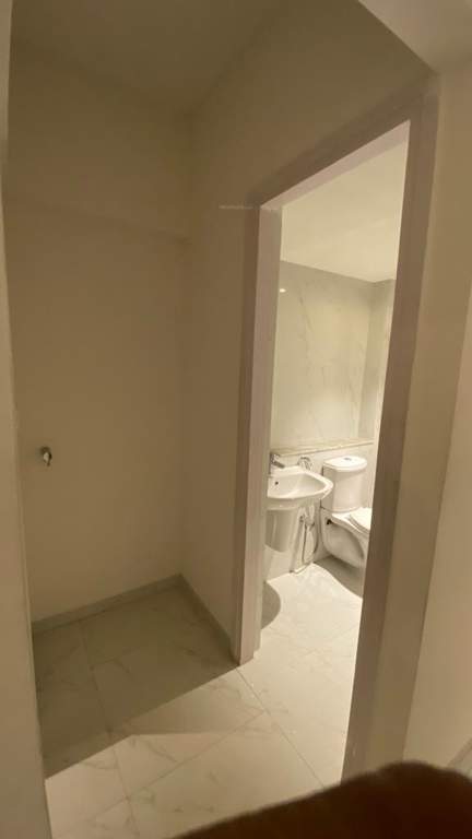  gardens phase 3 bldg no 27 28 Bathroom