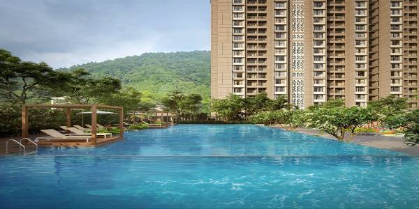 Swimming Pool amenities of Godrej Green Cove