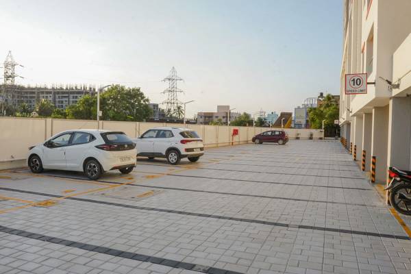  centralia Car Parking