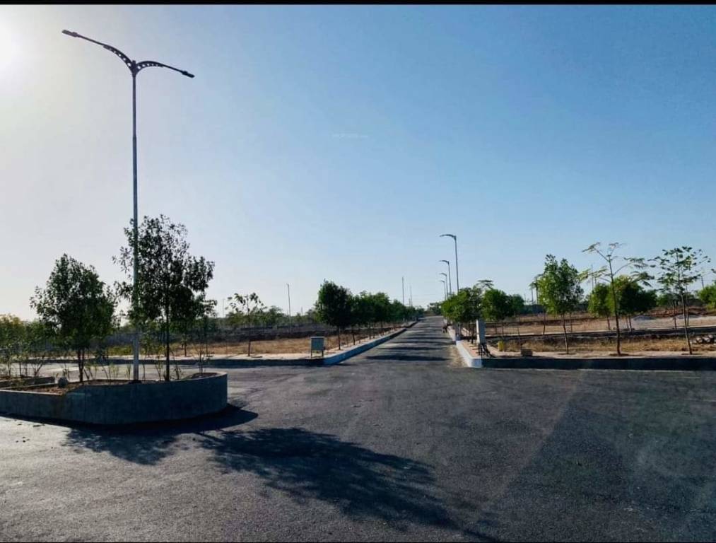  sparkle nestila Plot