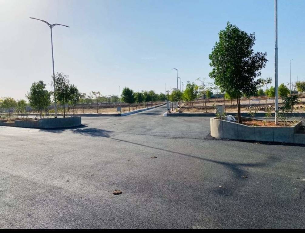  sparkle nestila Plot