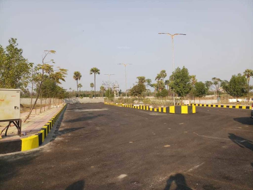  sparkle nestila Plot