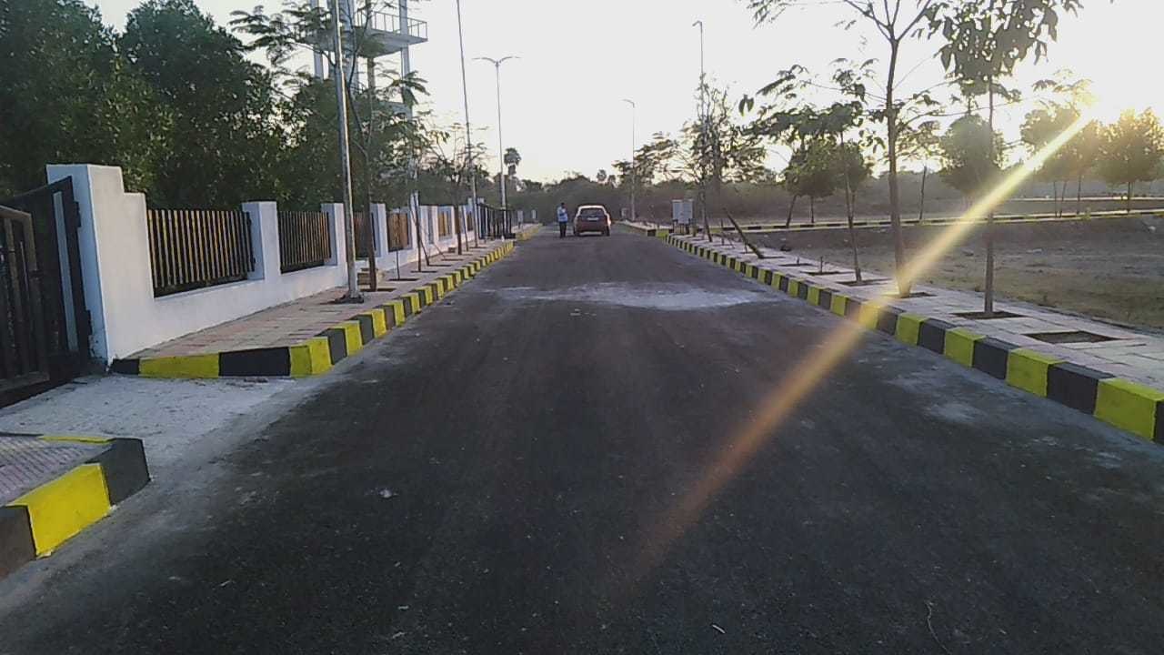  sparkle nestila Plot