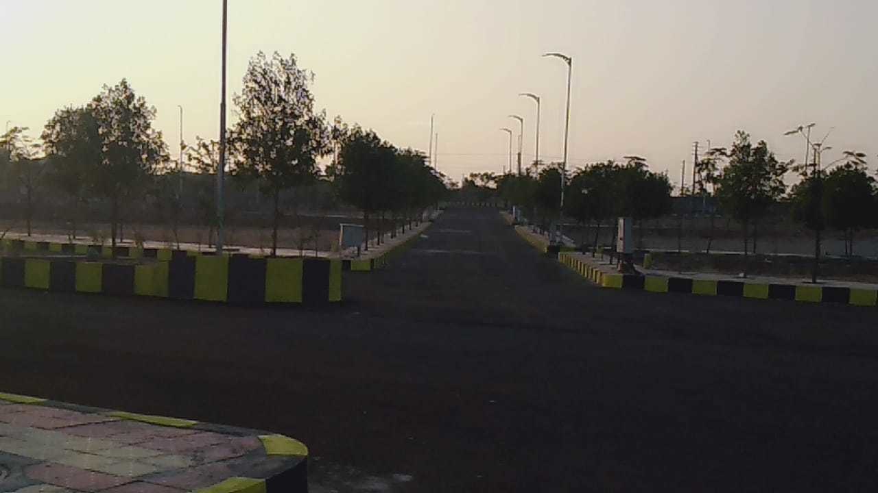  sparkle nestila Plot