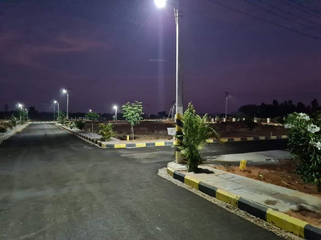  brindavanam Plot