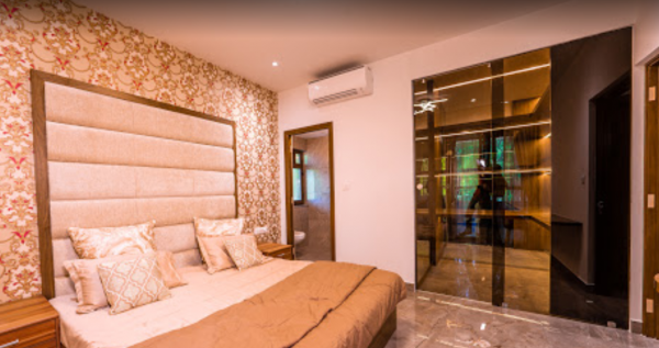 mainOther of Bren Zahara