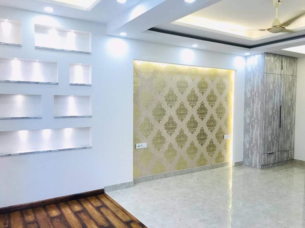  floors 4 Living Area