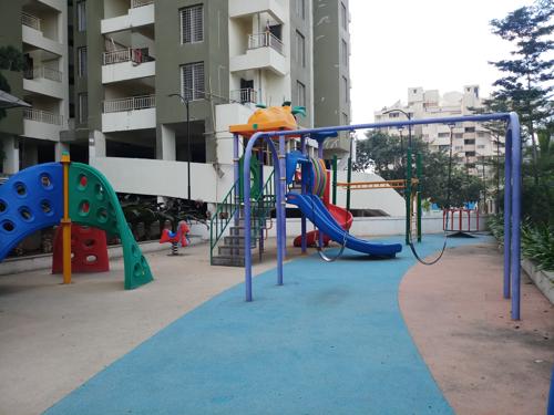  38-park-majestique Children's play area