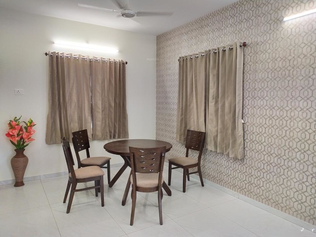  all seasons Dining Area